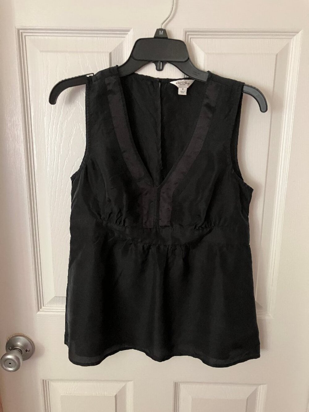OLD NAVY Black Silk Ladies' Sleeveless Babydoll Top/Blouse/Vest Size M